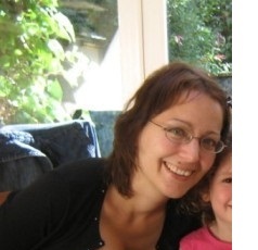 Editor/translator/mum. Views my own.