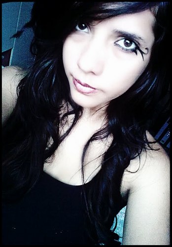 16 anos, estudante, namorando .