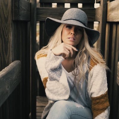 MThomps44's profile picture. - 6.21.19💋