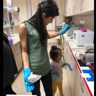 Araş.Gör. Dr. @Akdenizun 👩🎓👩🔬 Evli , 1 kız annesi..💑🐣🤷♀️ Çocuk da yaparım, kariyer de...! 🤓👩🔬👩👧