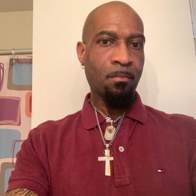 D best👨🏽I can b; I'm treating every1 d way I want 2 b treated with respect. Follow me & I'll definitely follow u unless Ur vibe isn't right period! Retail Mgr