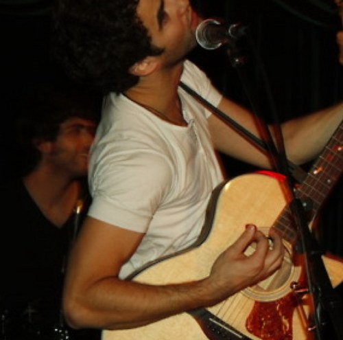 DarrensSexyArms's profile picture. Playing Darren's guitar and piano. Ive got all the talent. And muscles.