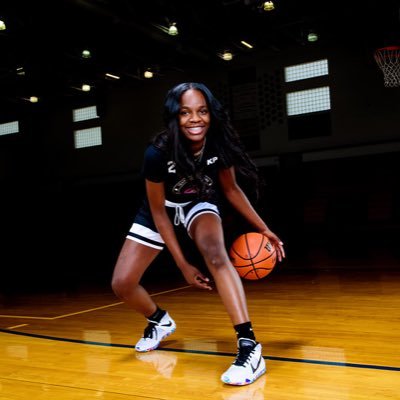 c/o 2021- 5’9 Mceachern HS varsity basketball 🏹 AAU: Nike Team Elite Hubbard- Nationals 🏀 #RIP24 #RIPMAMBACITA 💜💛💜💛