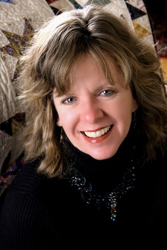 Owner of Kindred Quilts, NJ - a shop that specializes in passion for fabrics and creating.
Frequent contributors to McCall's Magazines.