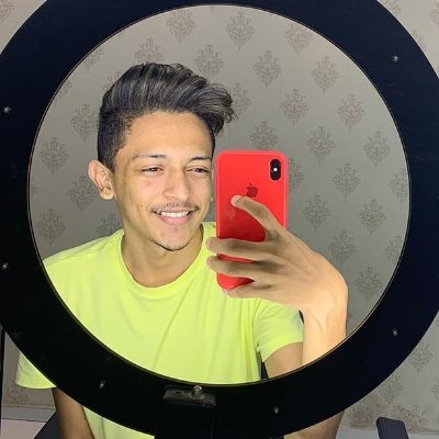 corrajocorra's profile picture. Boa noite, eu gostaria de pedir um táxi.