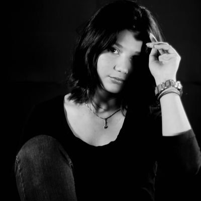 AG23035's profile picture. Loca por la danza, la musica, pinturas, libros, personas, viajes, sueños, comidas, el diseño y la fotografía, todo, hasta tocar el cielo.