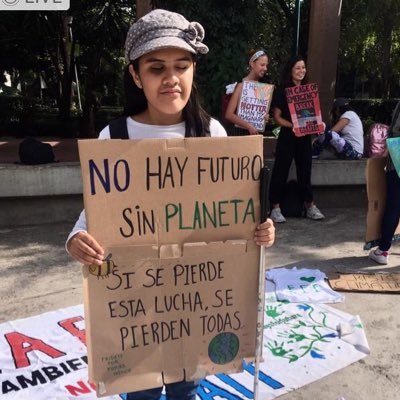 👩‍🦯17 years old, blind, Activist for climate justice and for inclussion of people with dishabilities. Not so active ATM. Personal @IchBinSophieAle. She/Her