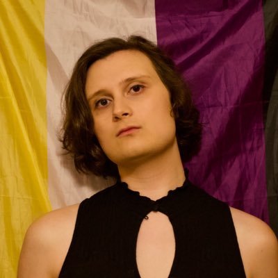 deciduous_art's profile picture. friendly neighborhood spacey leftist transbian ✨ Songstress, VO artist, activist, gamer grill
