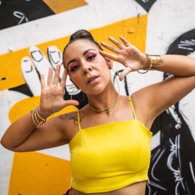 NaniGoncalves_'s profile picture. Vocalista @Lefem_oficial/ Diseñador Gráfico / Esposa de @OhanaFlores