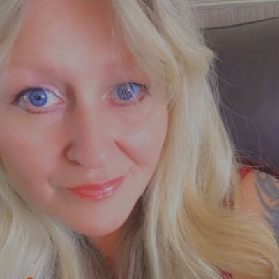 LizzyAngell1's profile picture. 