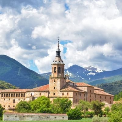 Con tus #rt a nuestras publicaciones nos ayudas. #PatrimonioDeLaHumanidad
Visita la #CunaDelCastellano #GlosasEmilianenses. 
#sanmillandelacogolla #larioja