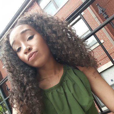 SeeMeChicken's profile picture. Artist of many Arts,   Don't judge me and my wants living life to the fullest free spirited  18+  #Gypsee #Chasingchiccen #hourglass