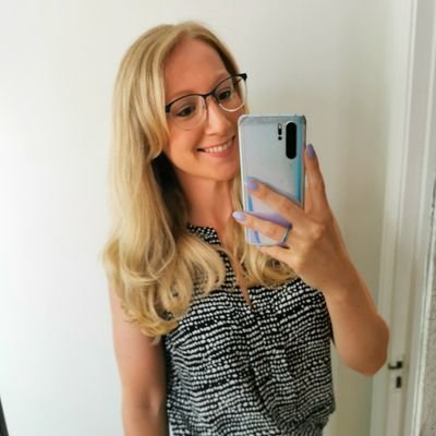 Profile Picture of Jessica Bevan (née Thomas) (@Aukward_Jess) on Twitter