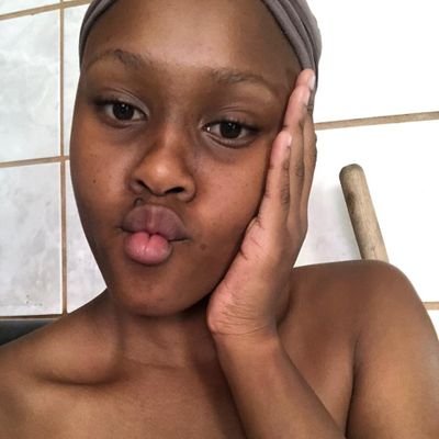 NamhlaThabs's profile picture. Be Yourself::) ❤️