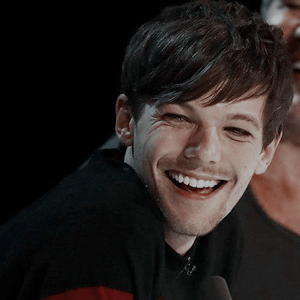 louis's smile is one of the best things in this world, enjoy it  ✨