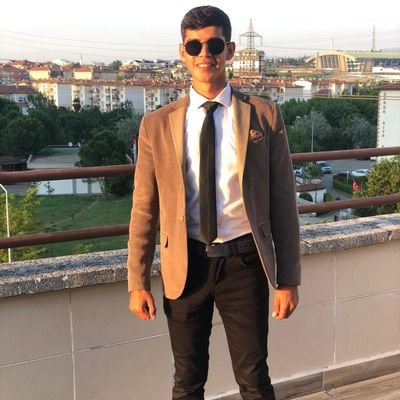 Gucluyunus35's profile picture. •Çeşme 
Ulusoy Holding⭕ 
🌍 •19
