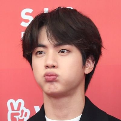 M00nMari's profile picture. просто какой-то придурок, который шиперит Намджинов