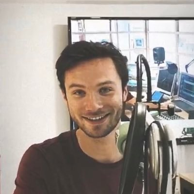 Nieuwslezer Radio Veronica, 538 en Radio 10 | Radio-dj @GoudaFM: Gewoon Maandag 19-21 uur | BSc Politicologie | master Journalistiek