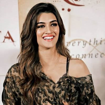 world's beautiful and gorgeous girl @kritisanon official fan page

 @KritiSanonqueen follow me