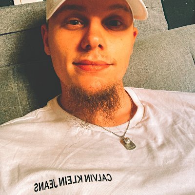 Alex34ii's profile picture. Un compte banal, d'un mec banal.