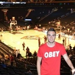 Jugador y entrenador de basket, periodista y un pequeño amago de algo relacionado con la música.