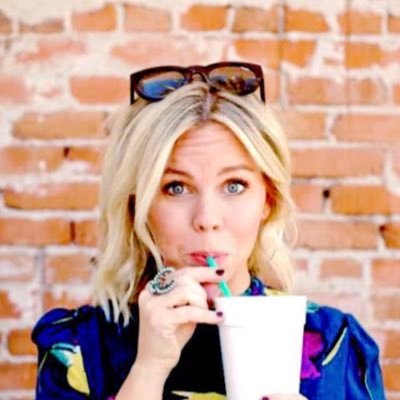 Top-producing Realtor Founder of Rise Collective Helping agents do more in less time with social strategies that work Mom to 4 living on tacos + Diet Coke