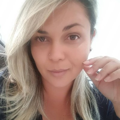 Je suis. Célibataire et checrhe un homme avec qui fait le reste de ma vie