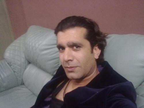saneebutt's profile picture.