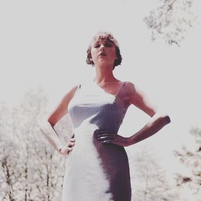 GonzalezLetti's profile picture. #Exile 
#illicitaffairs 
#the1 
#cardigan