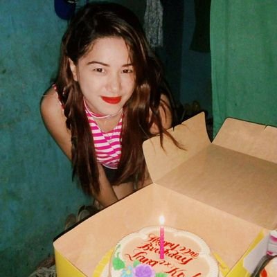 floxyghurl's profile picture. be your own kind of beautiful😘😘😘