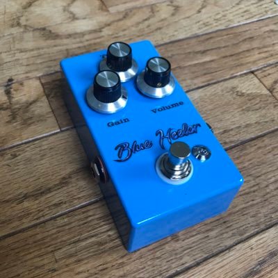 We build handmade effect pedals and synthesizers