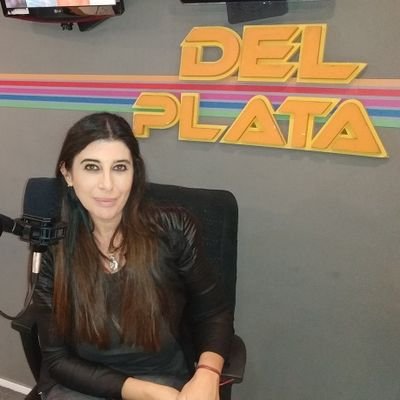 Periodista-Conductora Galeria 1030 -PRODUCTORA DE RADIO y TV- Radio 10 Am 710 - Periodista- 
Conductora CN23 
Directora Tiempo de Eventos