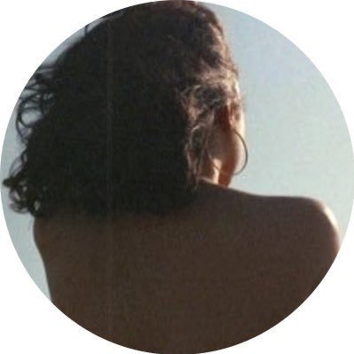 َلا صديق ولا رفيق ولا طريق اتبعه.