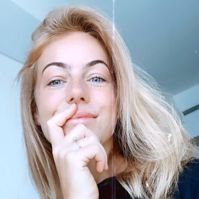 _LauraBailey_'s profile picture. IG: laura_bailey_