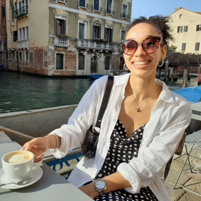 milliebanfield's profile picture. Classicist and book lover 📚