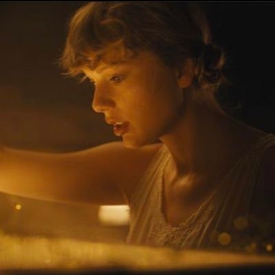 Eliseb04's profile picture. 