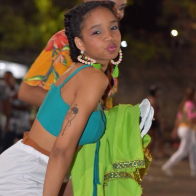 Laura - 09/05/2018 - 6:45 💙 📚 Publicidade e Propaganda