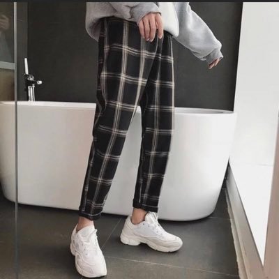 Loveu2themoonP's profile picture. 