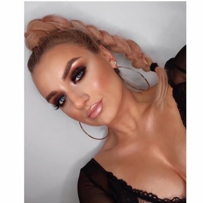 hannahlauramay1's profile picture. 
