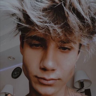 bakedhossler's profile picture. so what i’m broken