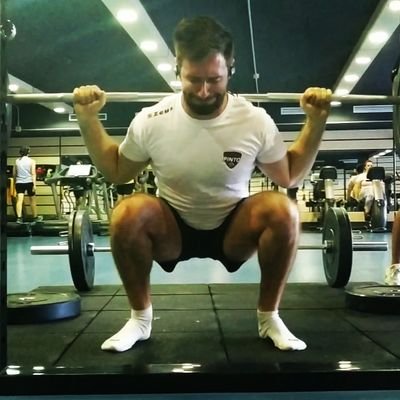 Voleybolero hasta la muerte, veedor de anime y amigo de mis amigos.
TAFAD CCAFYD 🔥🏋️❤️
Actualmente Entrenador Personal y friki de la nutrición 🤟
IG:@sant0s12