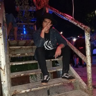 largate de aquí/
Sígueme en Twich https://t.co/eBTt5xq339 🦇