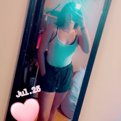 angelac223's profile picture. 