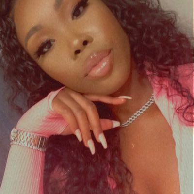 Yannateira's profile picture. 26 ✨ MOTHER 🧸 MODEL 🌸 YOUTUBER 🎥 ARIES ♈️ IG- Boujieyanna SC 👻 krastaaa