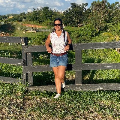 I dislike hypocrisy and tend to shirk away from hypocrites. They can never be in my good books, no matter what. Vivo mi vida día a día disfrutando...