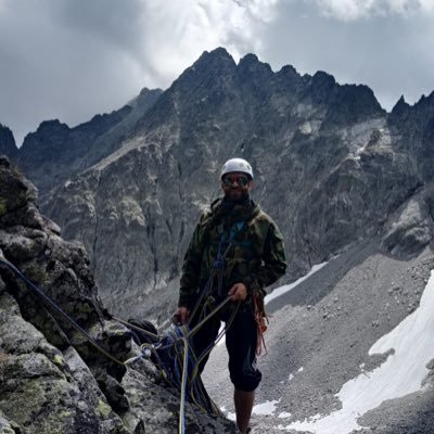 DevOps Engineer and investing rookie. A reader of books and drinker of coffee. Enthusiastic mountaineer, weightlifter, and tennis player.
Wish day had 25 hours.