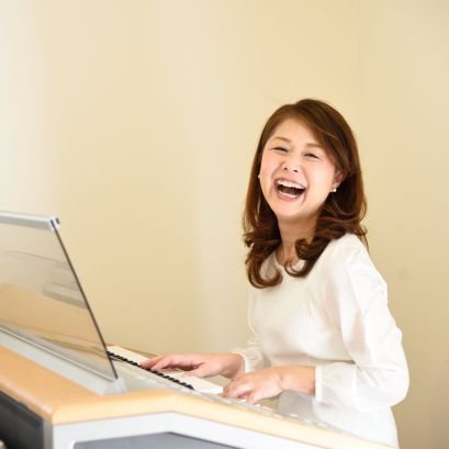 nikos_room's profile picture. にし音楽教室のにこ先生

公式LINE@→https://t.co/ZyACURxDAC  /  
もう一つのアカ→@coach_nico25