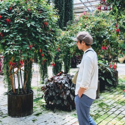 スマホ一つで週末起業している25歳広島在住の広告代理店社員です✨🕴現在本業の手取りは15万😅後に来る不景気に不安を覚え、SNSで出会った資産作りの師匠に弟子入り💨コツコツと資産を積み上げ3ヶ月で6桁に届く勢い‼️withコロナ・ポストコロナの状況に抗うためのマインドセットを発信中❗️✨