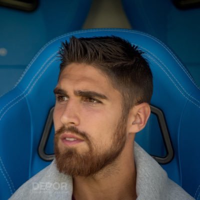 Futbolista. Nastic de Tarragona, Atletico de Madrid, CF Damm, Lleida Esportiu, RC Deportivo de la Coruña, Arosa SC, Bergantiños FC, UD Ourense, SD Compostela.