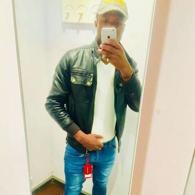 Langali31309562's profile picture. LA